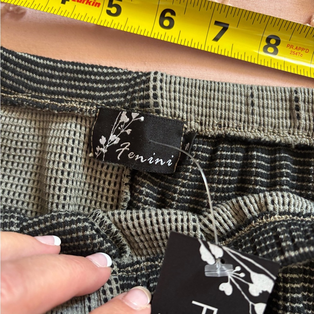 Fenini Two-Tone Black and Gray A-Line Skirt - Picture 5 of 7